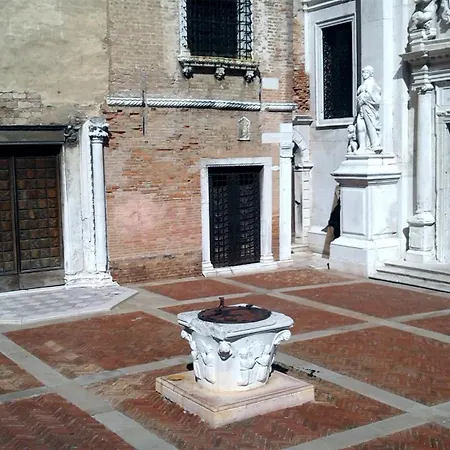 Cosy Nest Apartment Venice